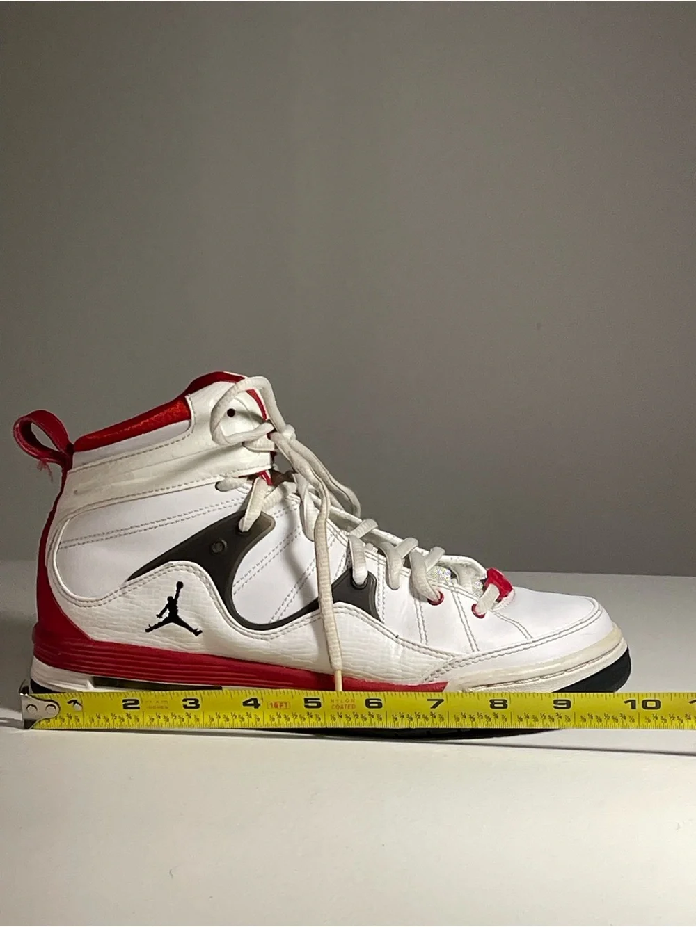 Jordan Flight TR 97 GS White Varsity Red Black 428827-101 Size 5.5Y / Women 7